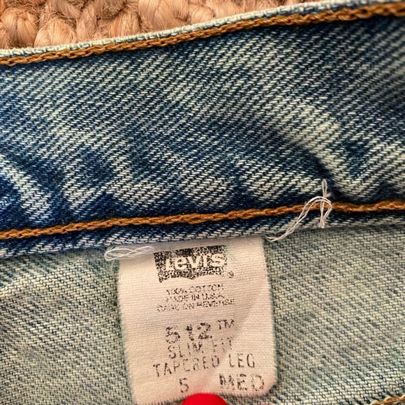 Levi’s tinge of green shorts - Picture 2 of 4